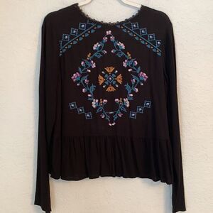 Xhilaration long sleeves embroidery Top. Size M.